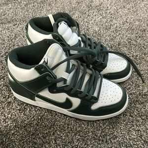 Green and white High top dunk size 8.5